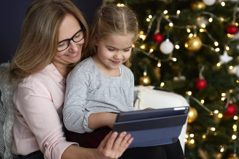 Wecken Sie mit Ihrem ansprechenden Weihnachtsmarketing Emotionen bei Kunden.