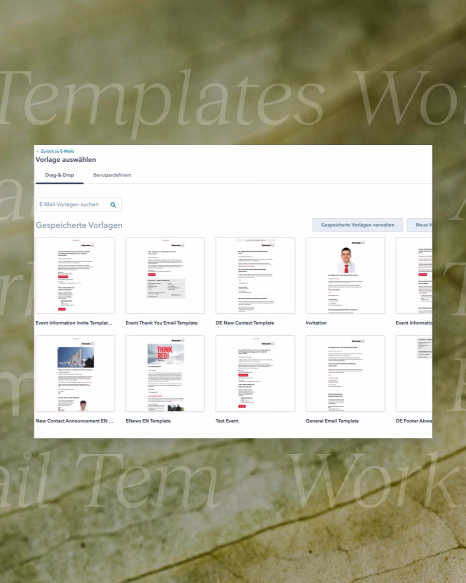 An e-mail template library on screen, a grid of saved templates with German and English names side by side.